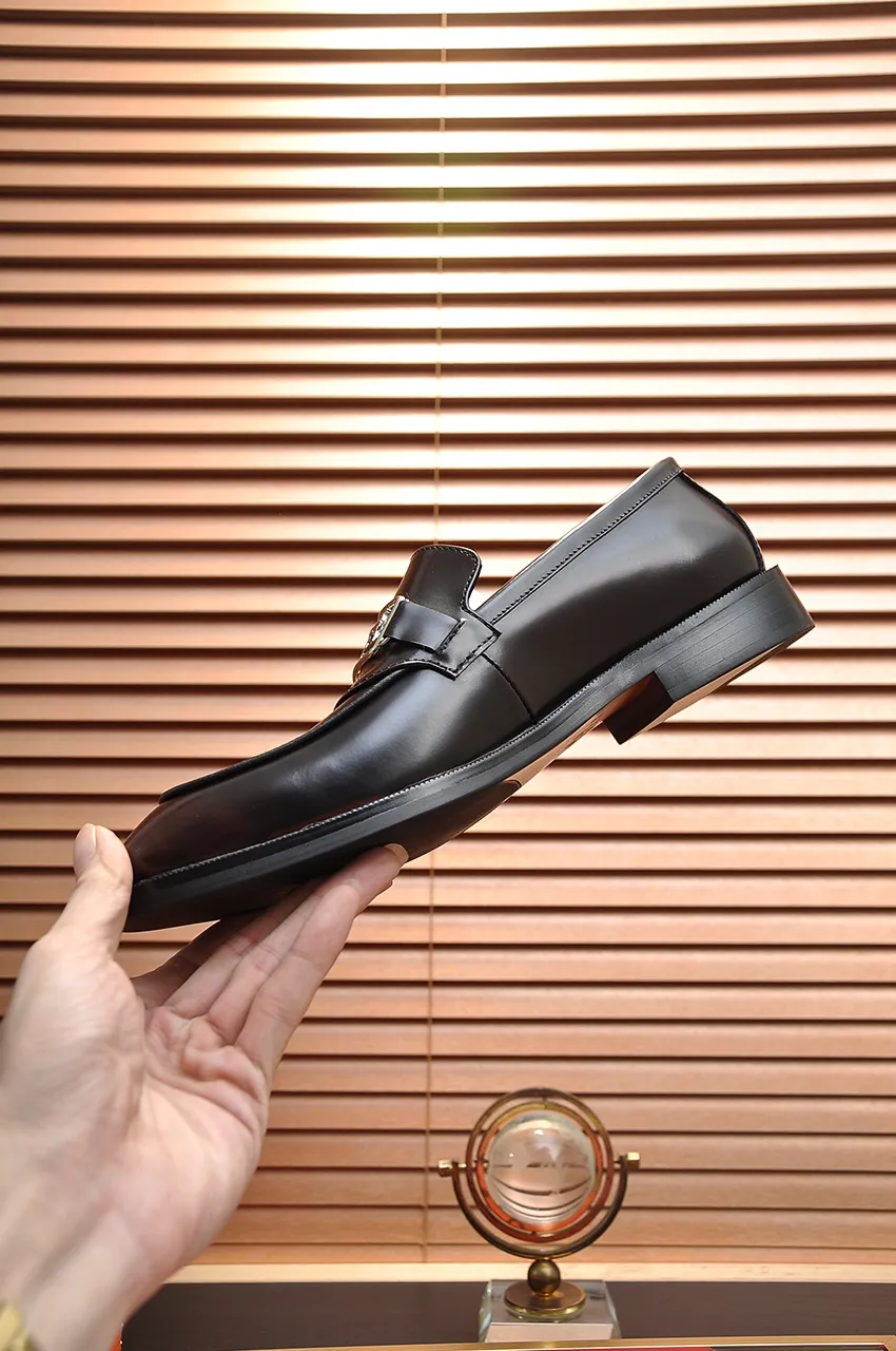 Men's shoes💰460💶[HERMES] (cowhide lining)🍀Italian top luxury🍀He does not pursue novel styles and gorgeous colors, but attracts the favor of successful men with his flawless, elegant and classic style! This very, very comfortable, simple and stable style makes it easy to match any style! The pattern is absolutely 1:1 refined from the original case, and we strive for excellence in materials, imported cowhide + cowhide lining💪💪💪extraordinary texture👍! .Black brown code number: 38 to 45 (45 customized)